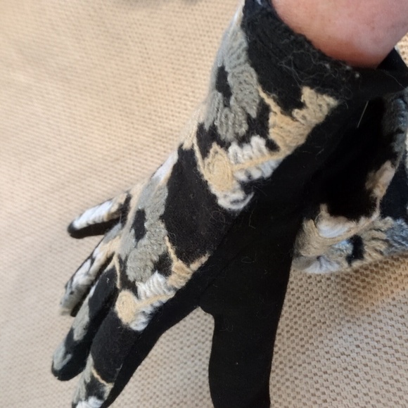 2 Chic gloves - Picture 3 of 3